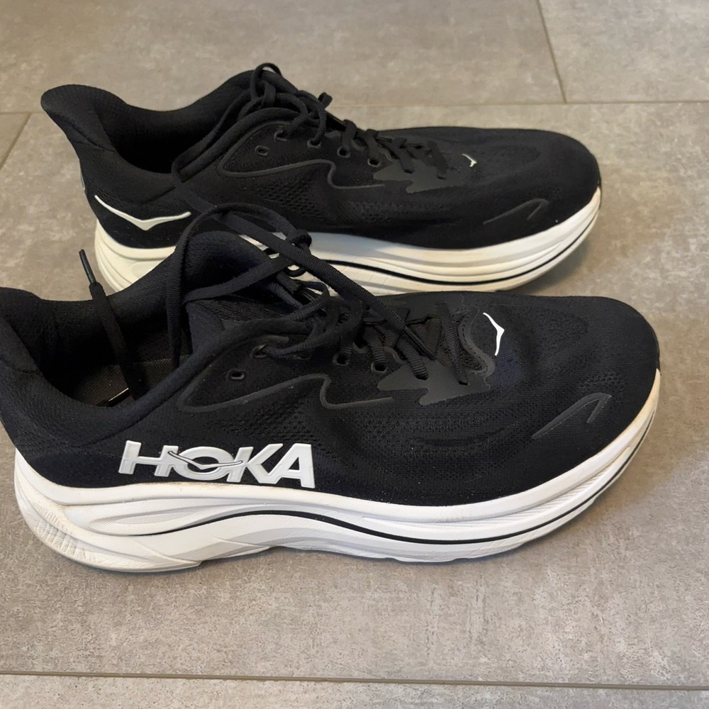 Hoka Clifton 10 Black and White